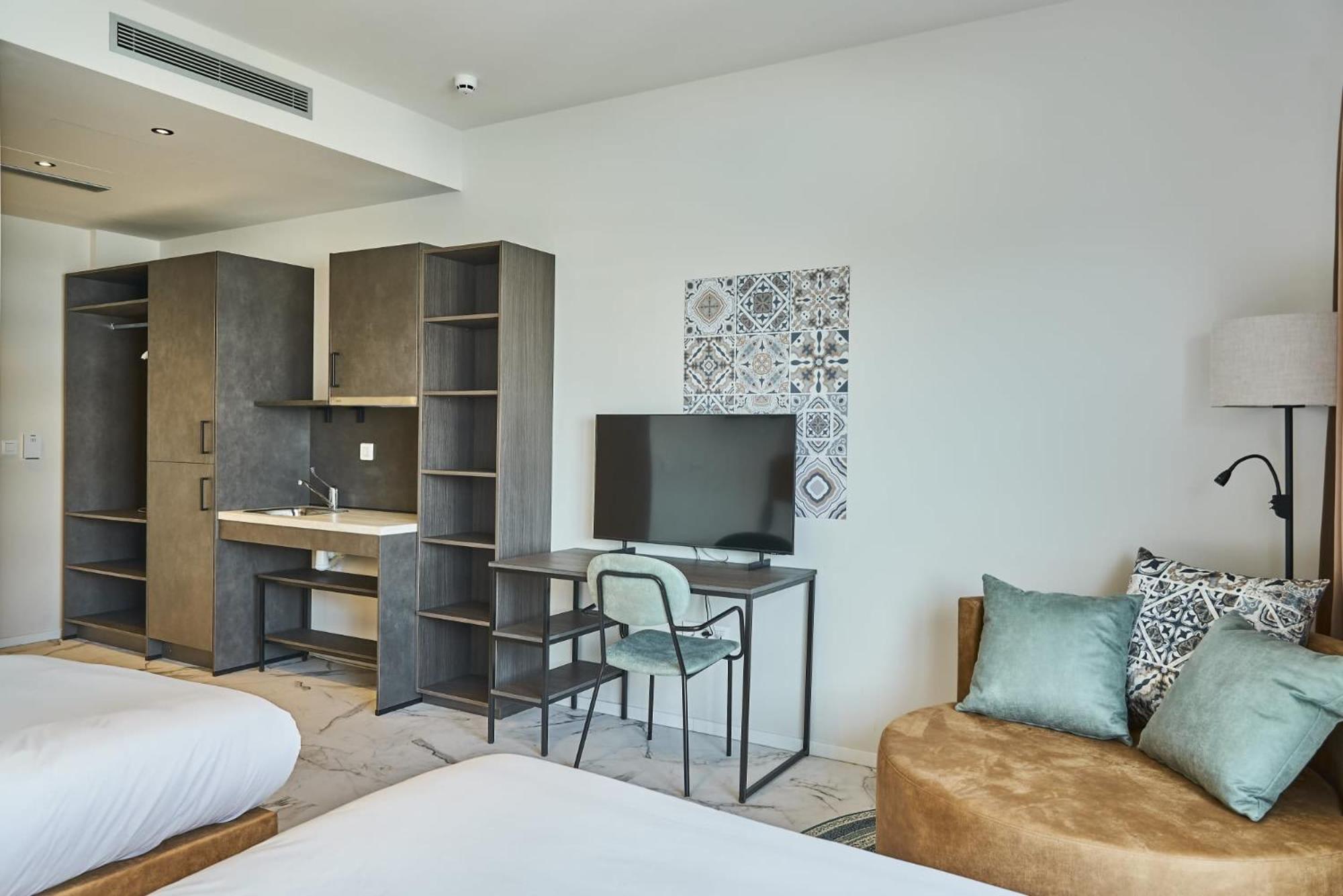 Student Experience Madrid Pozuelo - Luxury Hostel Pozuelo de Alarcon Bagian luar foto